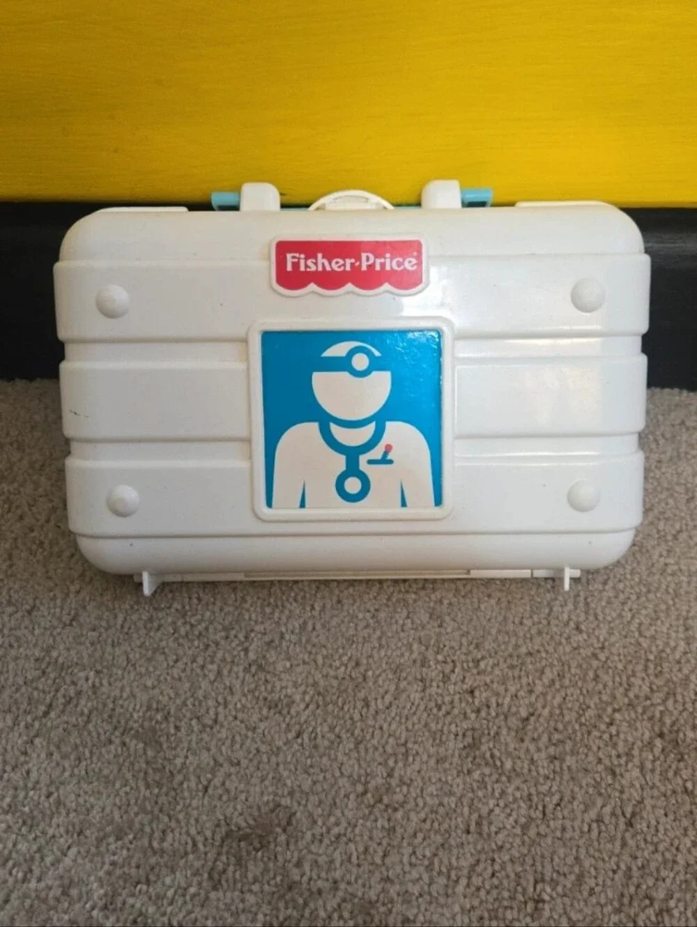1989 Fisher Price  Medical Dr Kit with 1 Accessory